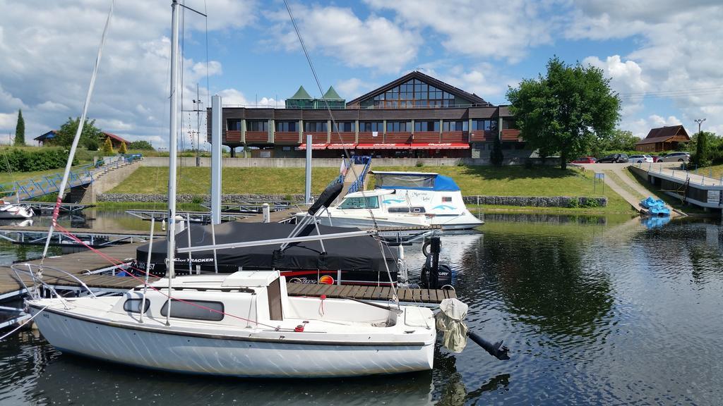 Resort Marina Labe 洛沃西采 外观 照片